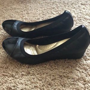 Payless dexflex comfort small wedge shoe 8 W